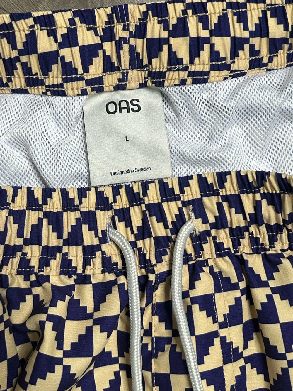 OAS Puzzle Print Lined Swim Shorts Tan Navy Blue Size Large